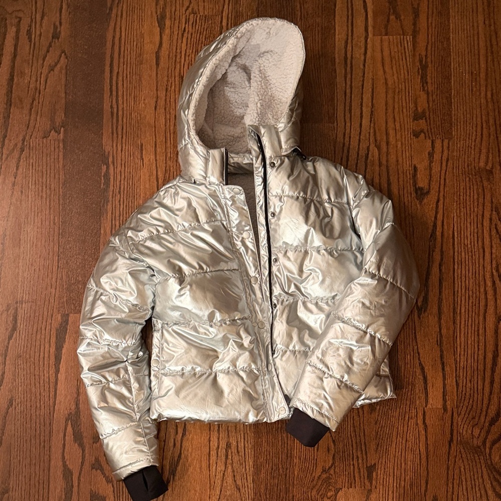 Aerie Shiny Silver Women’s Puffer Jacket